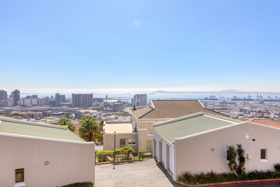 2 Bedroom Property for Sale in Vredehoek Western Cape